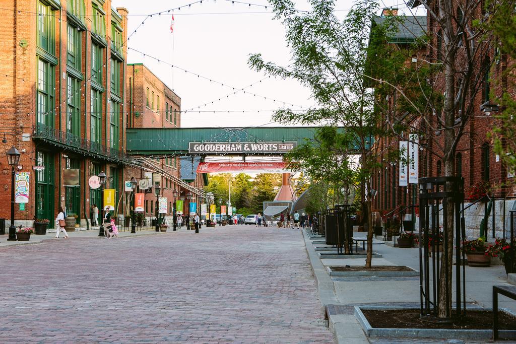 Quickstay - Chic In Yorkville Toronto Exterior photo